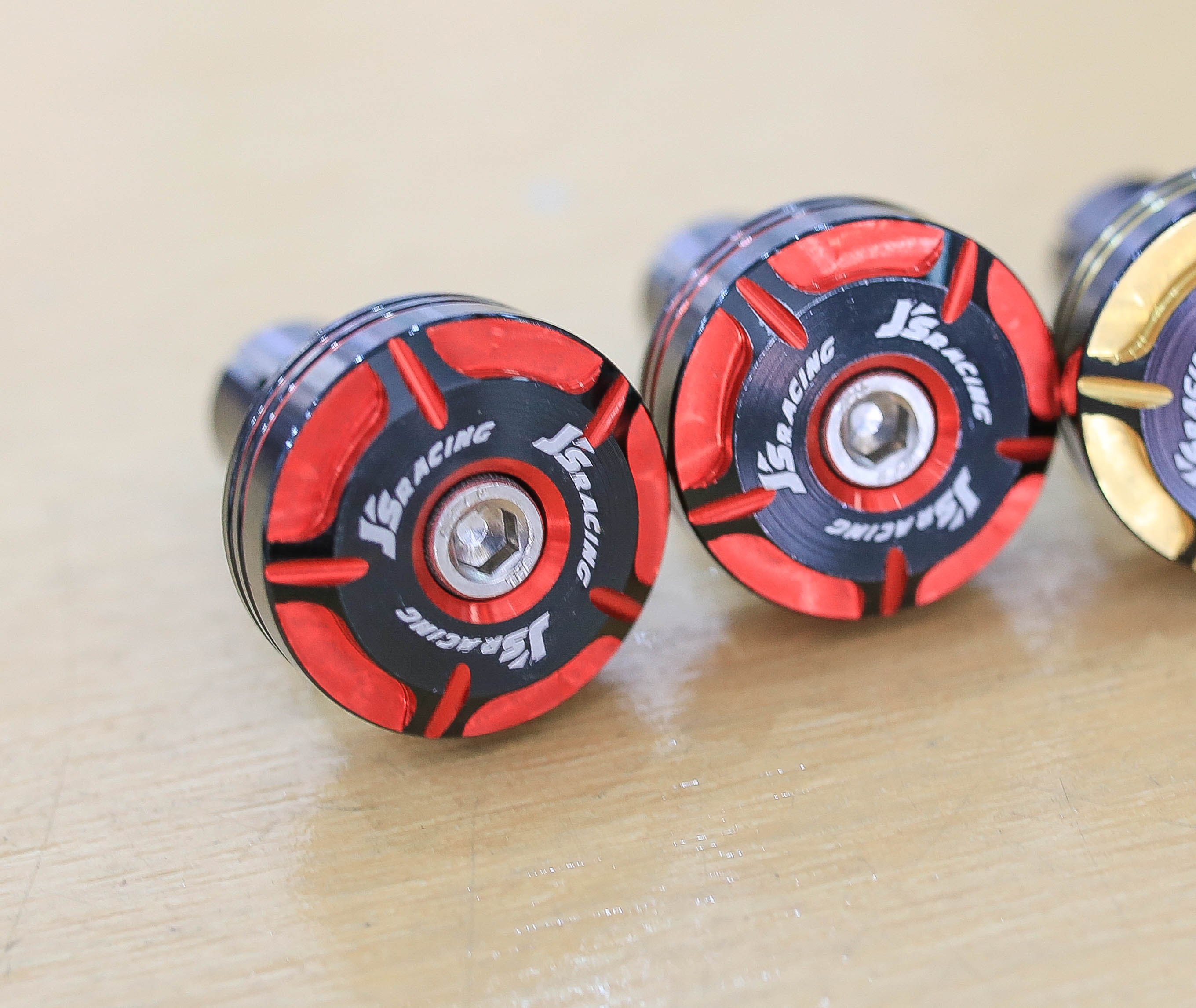 น็อตปลายแฮนด์ 34 MM Js Racing 2สี ราคา550 ใส่รถ Forza , Xmax , Pcx , Nmax , Aerox , ทุกรุ่น