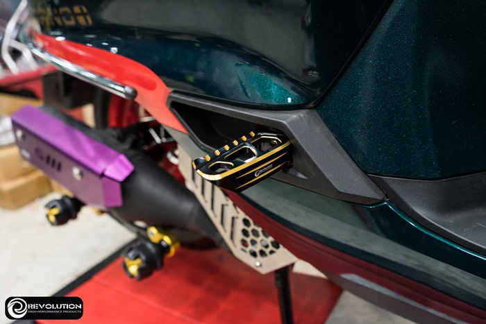 พักเท้าหลัง REVOLUTION/ทูโทน GIORNO125