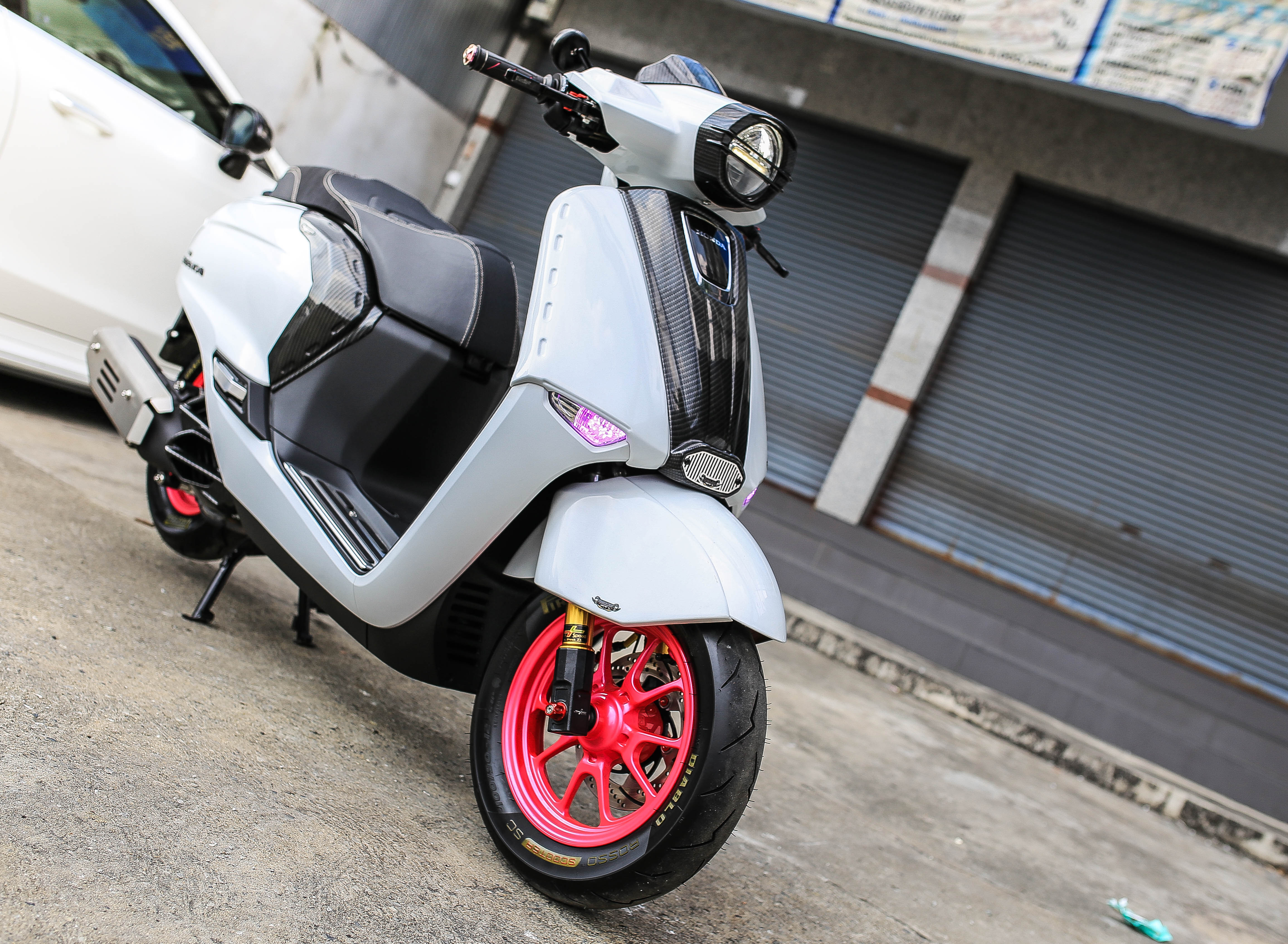 Giorno+ ตัวปิดรูมือจับท้าย (ไม่มีสปอยเลอร์ ) Rear hole cover 1500฿ ชุดตัวปิดรูมือจับท้าย พร้อมสปอยเลอร์ Rear hole cover with spoiler 2100฿