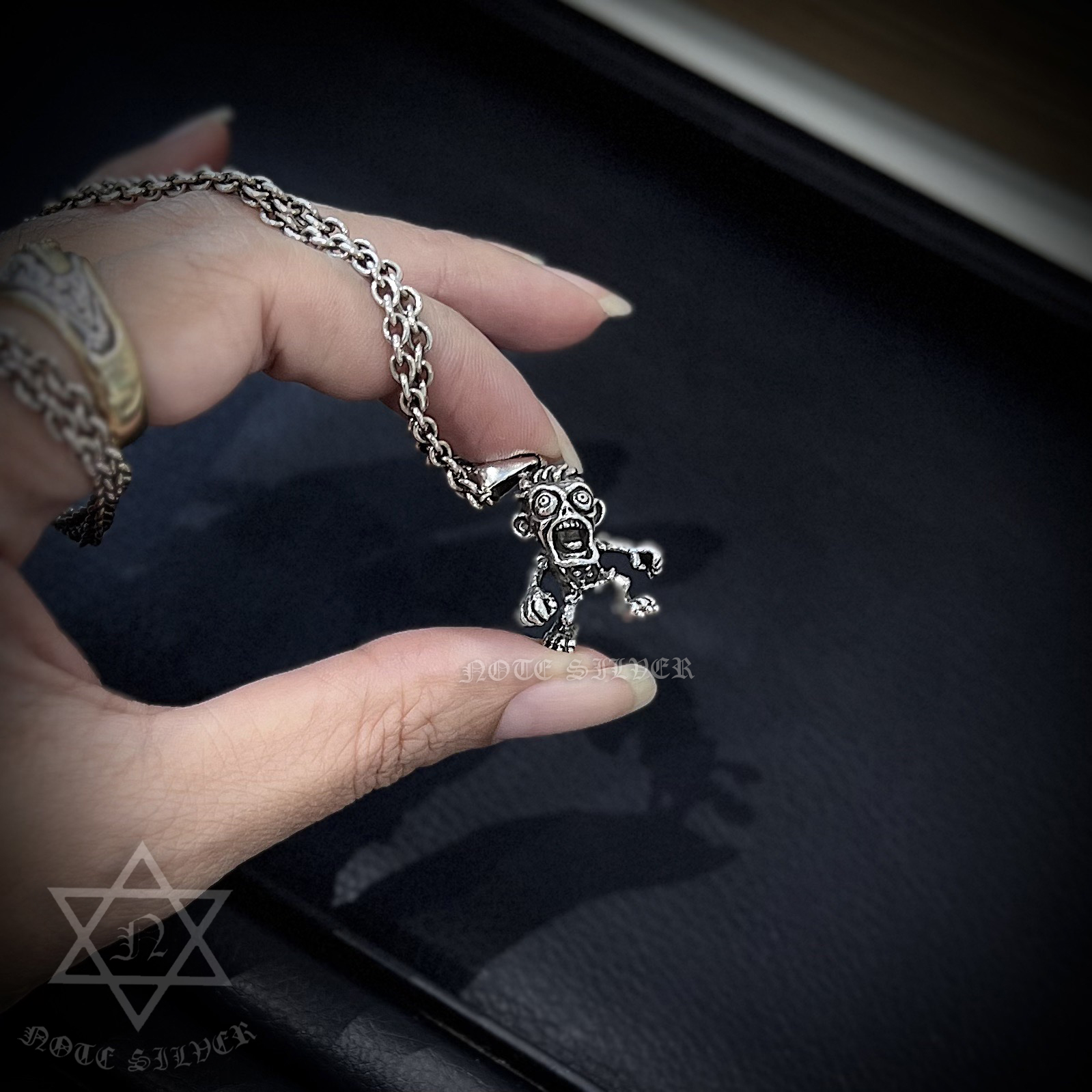 จี้ซอมบี้ปากว๊ากกก Sterling Silver 925 NSPD3461