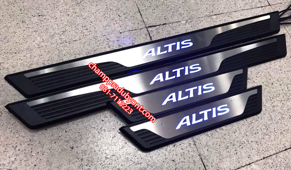 ชายบันไดสแตนเลสมีไฟ TOYOTA ALTIS 2014-2019 แสงสีฟ้า (V.2)