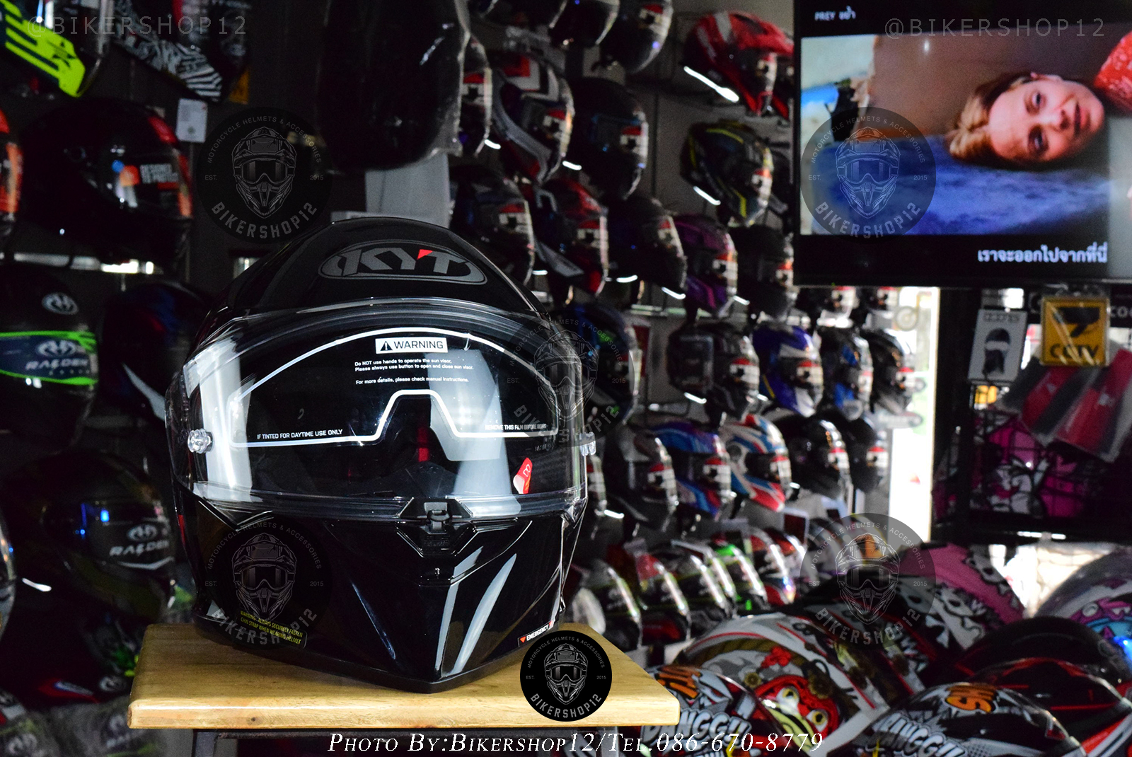 หมวกกันน็อคKYT Model R2R สีดำเงา