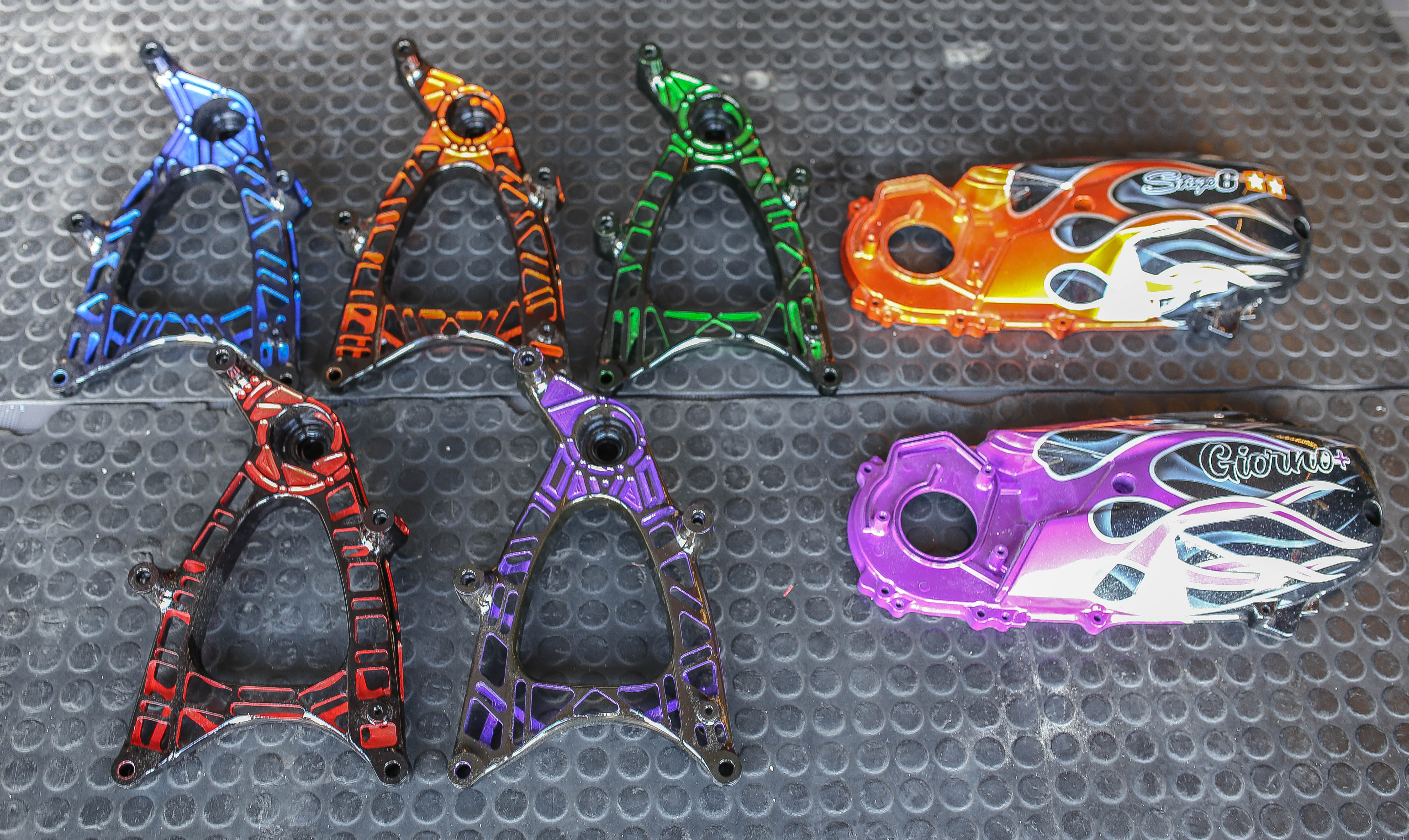 สวิงอาร์มเจาะสล็อต GIORNO125/สีทูโทน [สับเดิม1500]