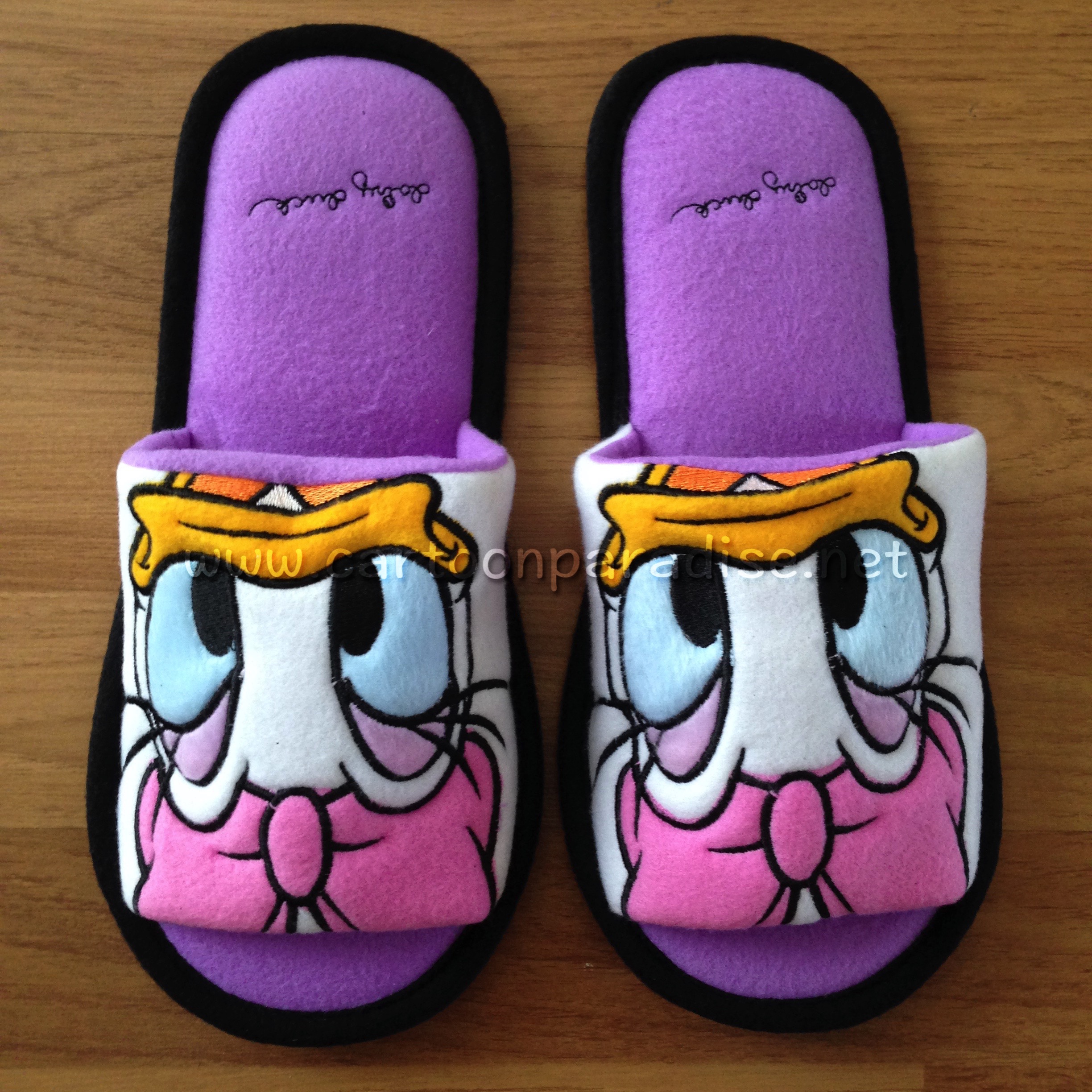 Mickey Mouse รองเท้าใส่ในบ้าน ดิสนีย์ เดซี่ ดั๊กค์ ลิขสิทธิ์แท้ Disney Daisy Duck Slippers Shoes Purple Free Size