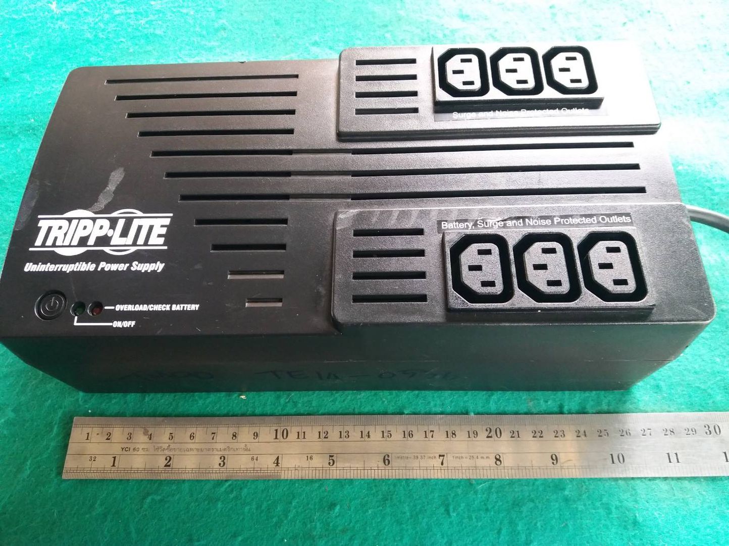 เครื่องสำรองไฟ ยี่ห้อ tripplite รุ่น AVRX550U ขนาด 550VA 300W