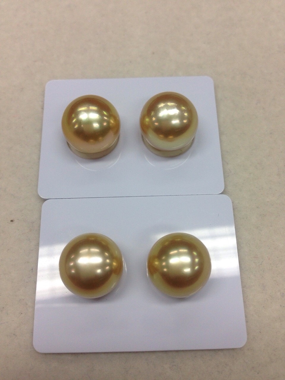 ไข่มุกเม็ดเดี่ยว south sea ขนาด 11-12 มิล กลม สีทอง เกรด AAA