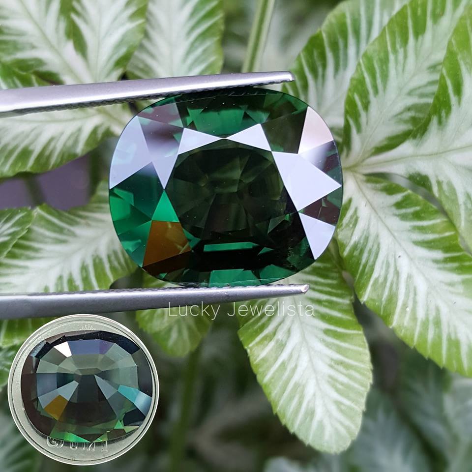 พลอยเขียวส่อง บางกะจะ Green sapphire เม็ดใหญ่ Big size 16.45 กะรัต