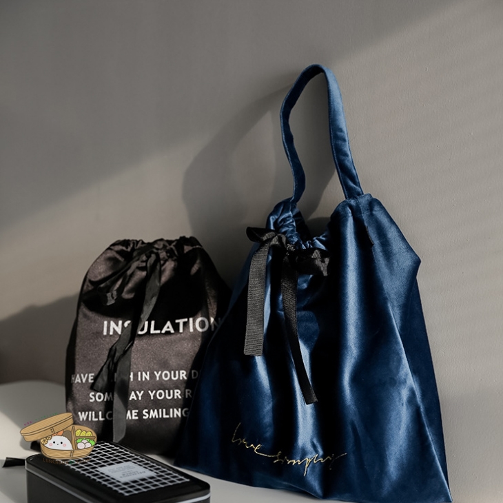 ถุงผ้าใส่กล่องข้าว พร้อมถุงเก็บความร้อน มี 5 สี