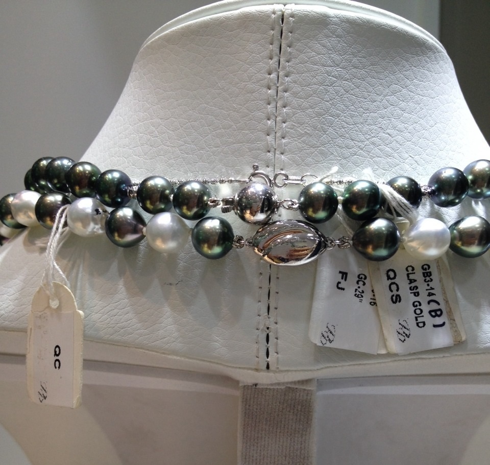 ไข่มุก south sea ขนาด 9-10.9มิล กลม สีขาวสลับสีดำ