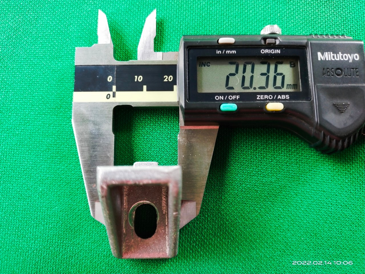 ฉากอลูมิเนียม ใช้กับอลูมิเนียมโปรไฟล์ หรือDiyใช้งานแบบอื่น ขนาดตามภาพ สวย หนาแข็งแรง บางตัวไม่มีเขี้ยวด้านล่าง