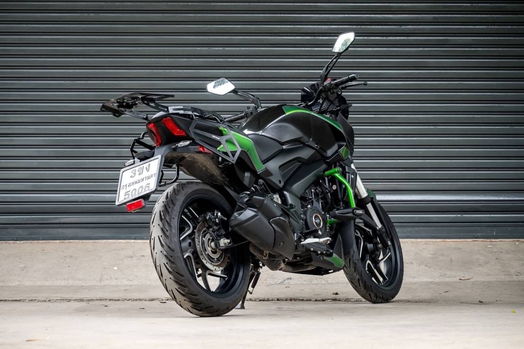 Bajaj Dominar400 1.ชิวหน้า 1700฿ 2.การ์ดครอบถังน้ำมัน ลายเคฟล่า 1700฿ 3.แคชบาร์ 2700฿ 4.แร็คท้าย 3100฿ 5.แร็คท้าย+แร็คกระเป๋า 4950฿