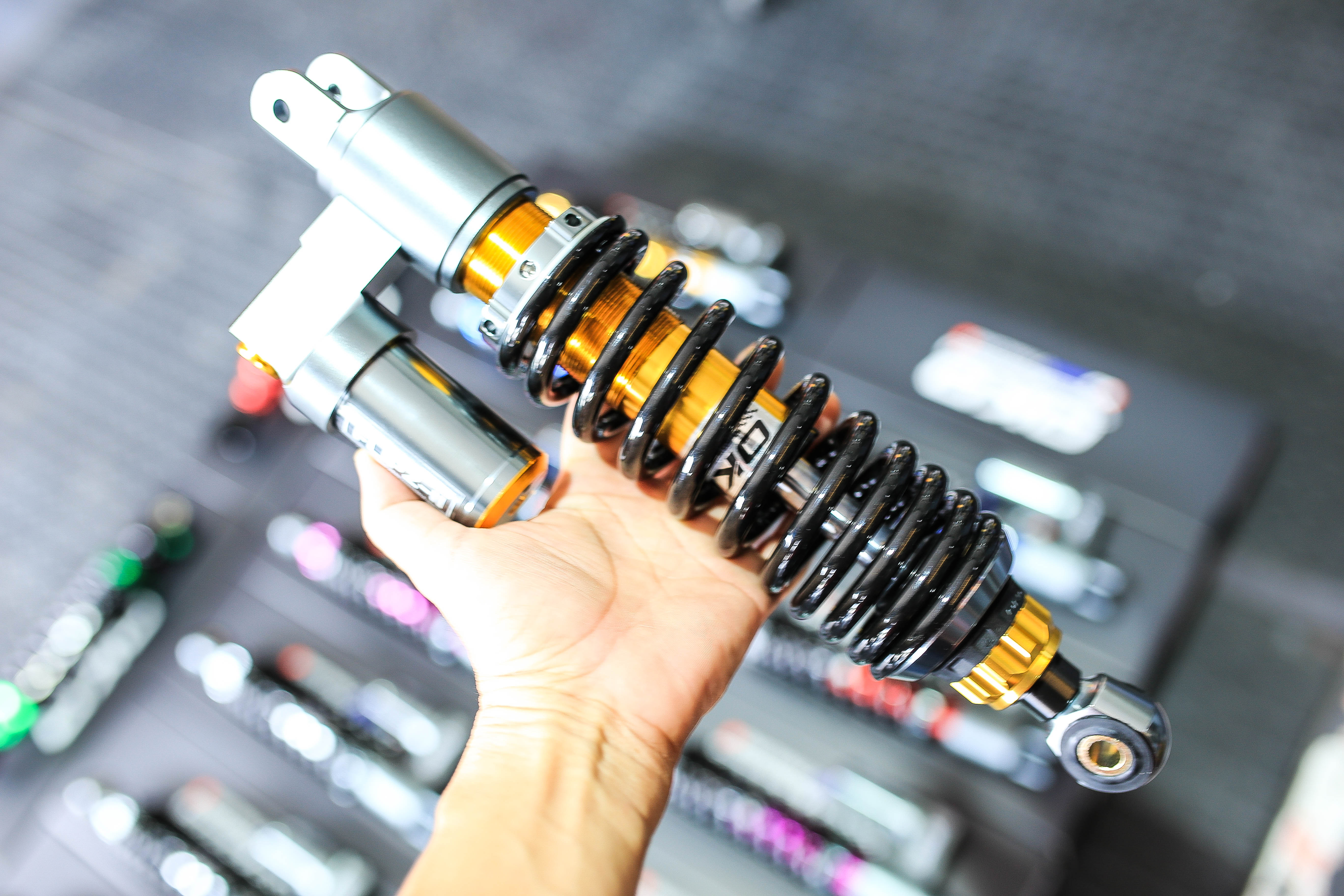 โช๊ค OKD รุ่น Flipz II แบบมีซับแท้งค์ใส่ Honda Giorno+ และ Honda Lead