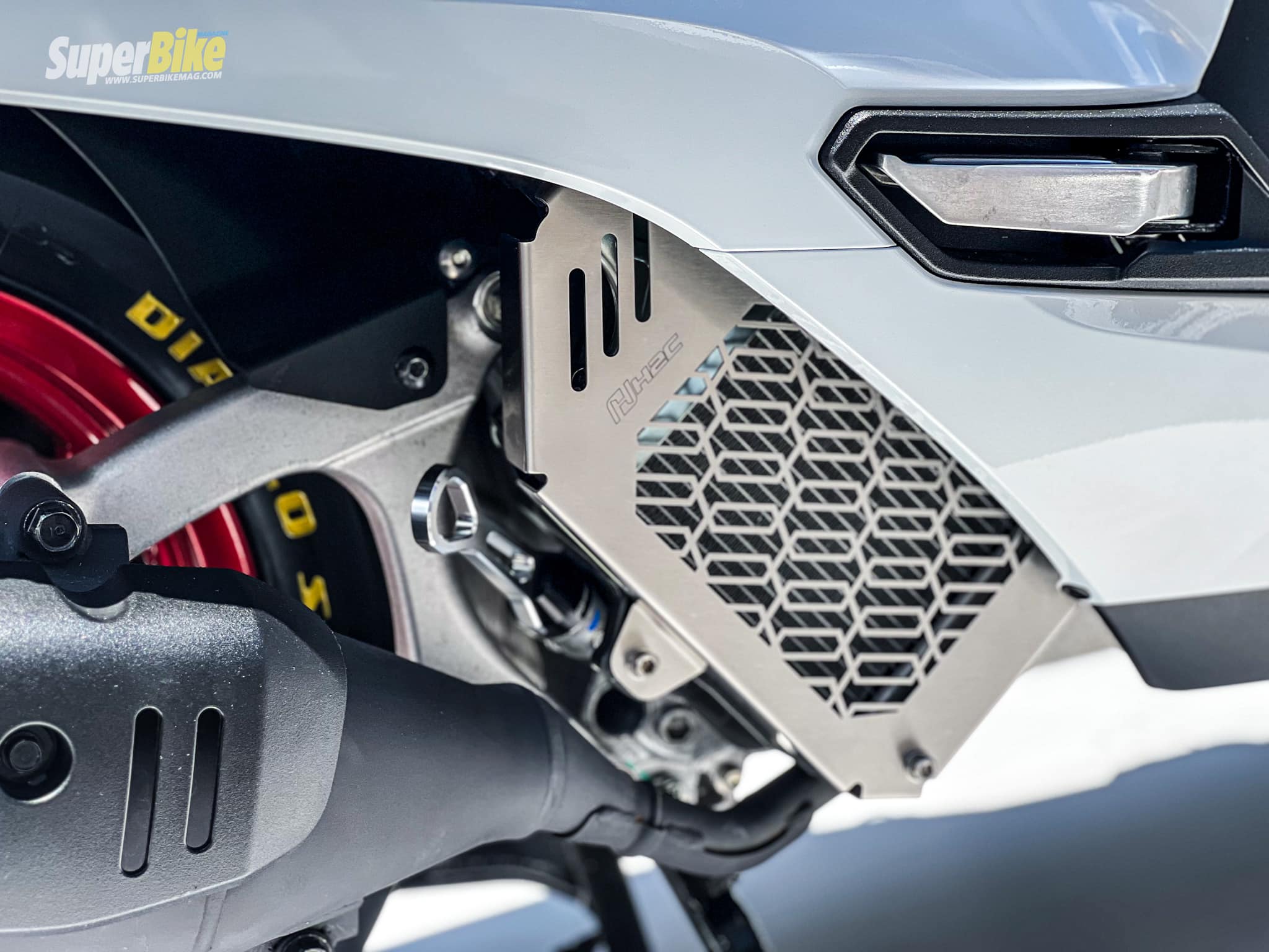 ครอบหม้อน้ำ H2C Giorno+