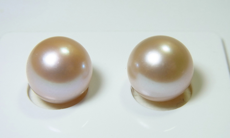 ไข่มุกน้ำจืด ขนาด 10-11 มิล กลม สีม่วงอ่อน คู่ละ 4500