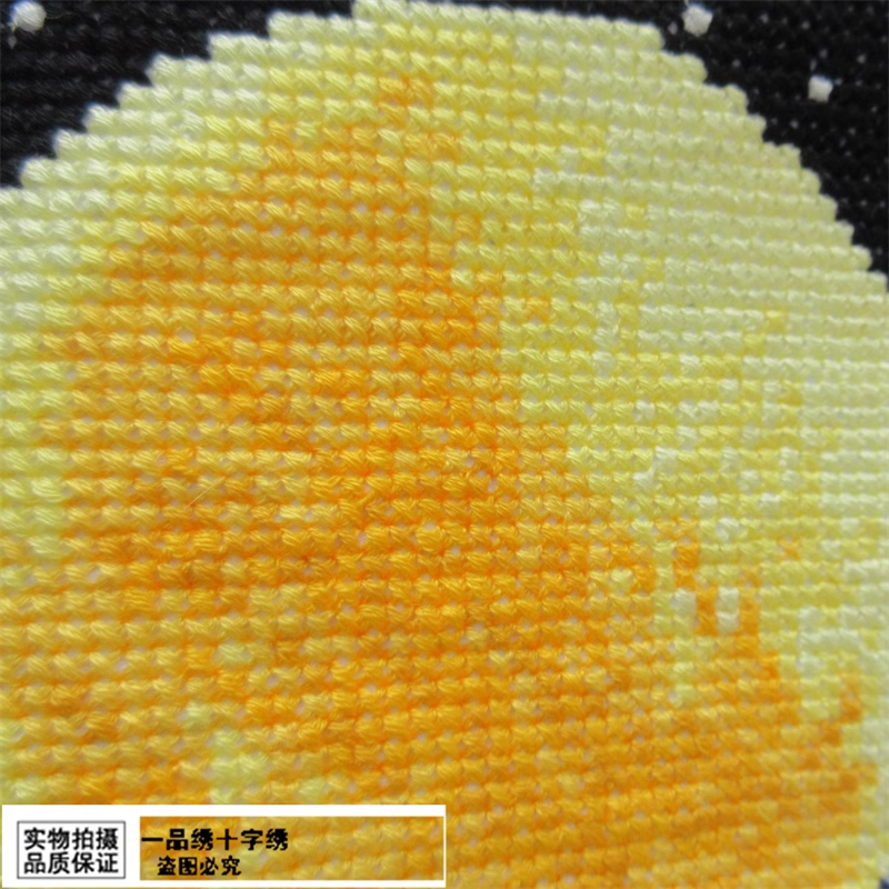 deer-1107 *สินค้าหมด* ชุดปักครอสติช ลายกวางทองใต้เงาจันทร์ (ปักเต็มผืน ไม่มีเดินเส้น ปักครั้งละ 3 เส้นเล็ก) ขนาด 50*50 ซม.ผ้าครอสติช 11CTพิมพ์ลายปักบนผ้า ไหมคอตตอน 26 สี ผังลาย เข็ม