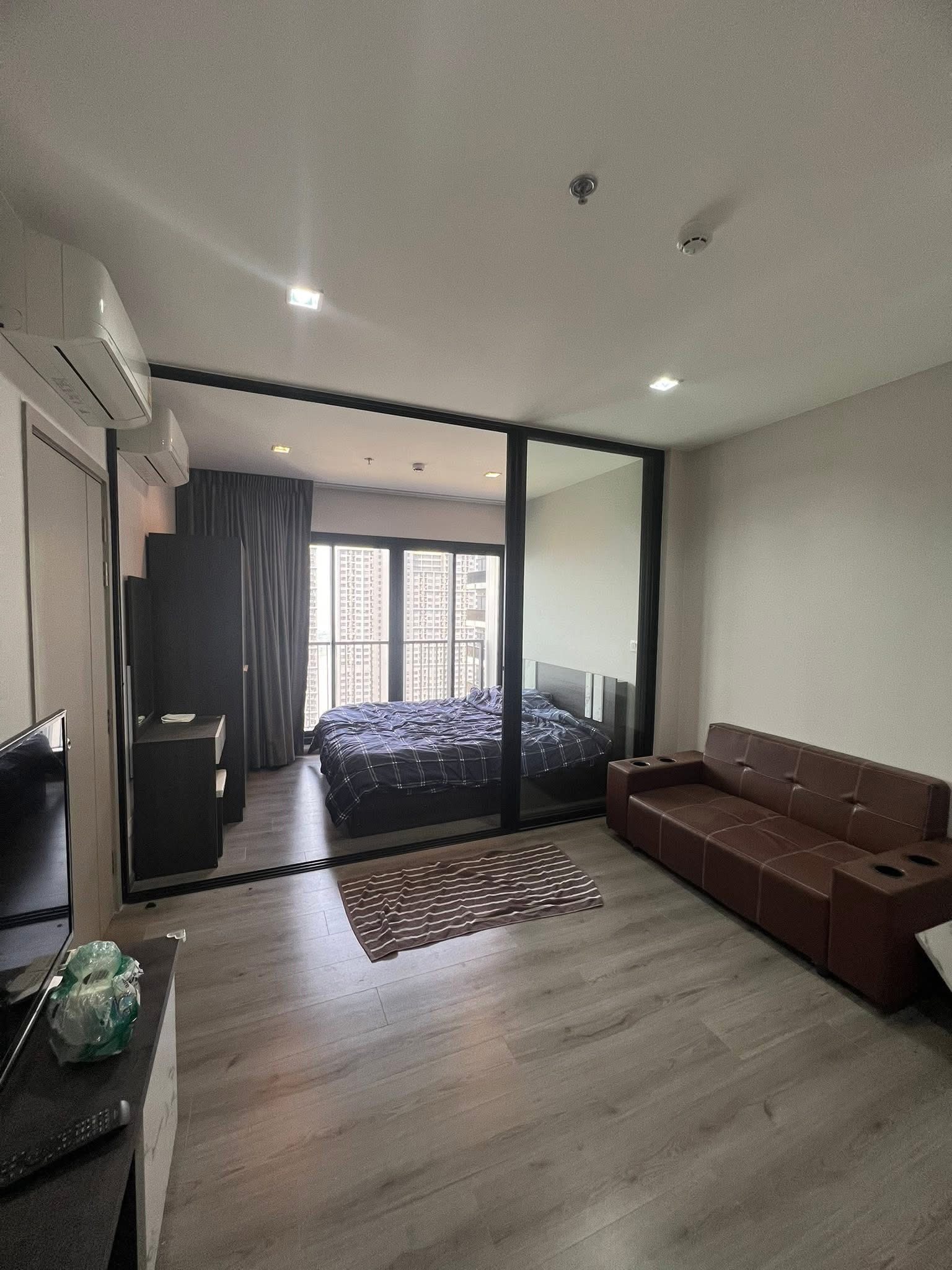 โพลิแทน รีฟ คอนโด - POLITAN RIVE CONDO (VIP)