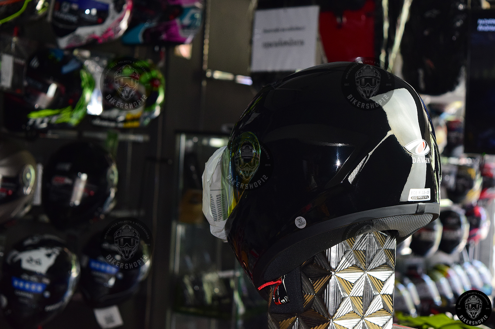 หมวกกันน็อคReal รุ่น Dawin สีดำเงา (สำหรับคนศีรษะใหญ่)