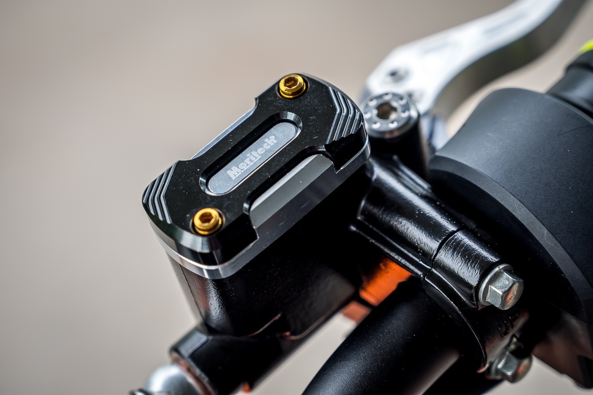 ชุดแต่งมอเตอร์ไซด์ไฟฟ้าAJ Z3 1.ชิวหน้า Windshield Z3 890฿ 2.ครอบ อกซ้าย/ขวา Front cover side fairing Z3 1700฿ 3.ครอบเฟรม Chassis cowl Z3 1350฿ 4.ครอบบังโคลนหน้า Front fender cover Z3 1400 5.ครอบแฟริ่งข้าง Under cover side fairing Z3 1400฿ 6.ครอบมือจับท้าย