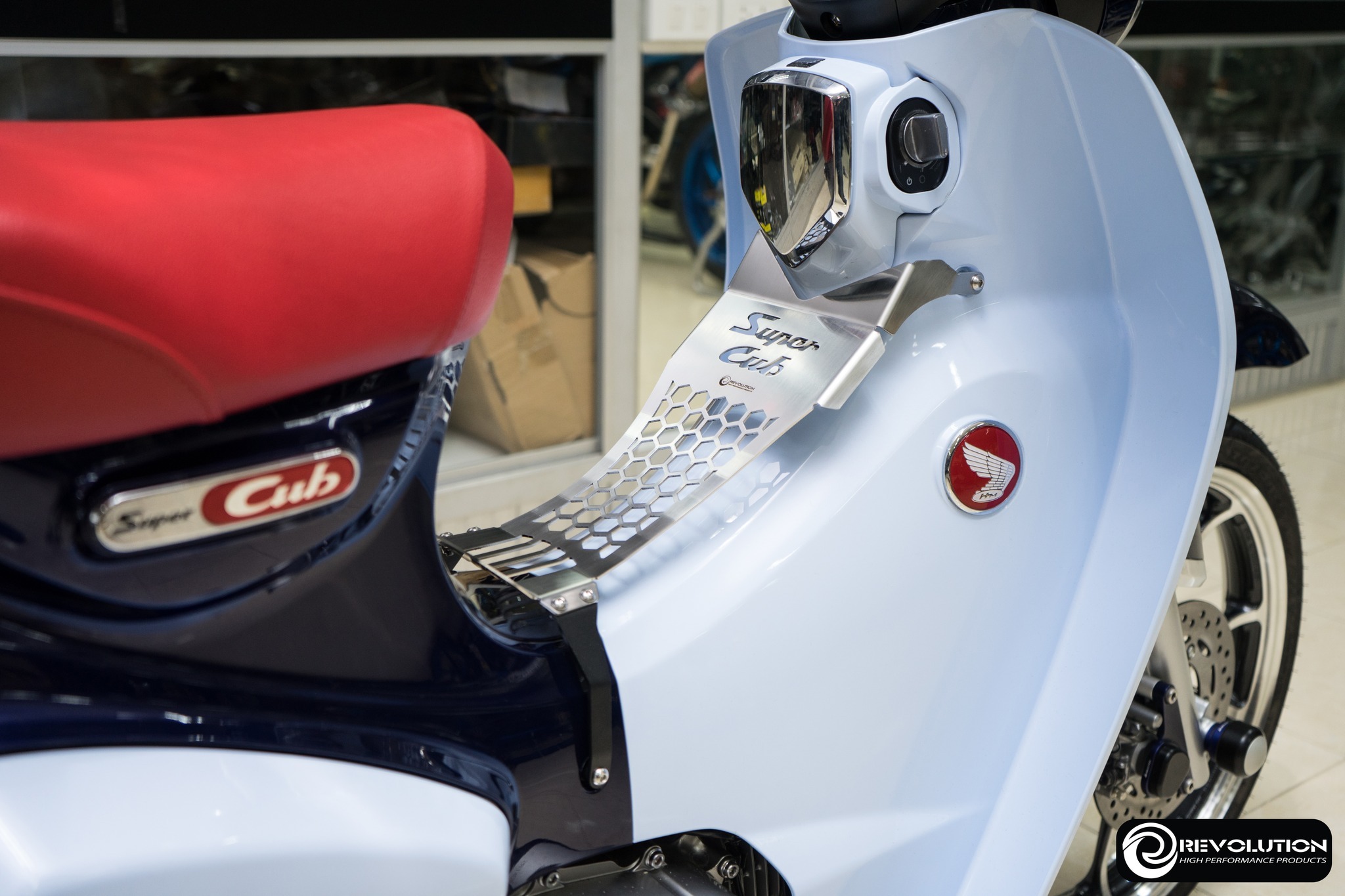 กันลาย (สแตนเลส) REVOLUTION C-125 CUB