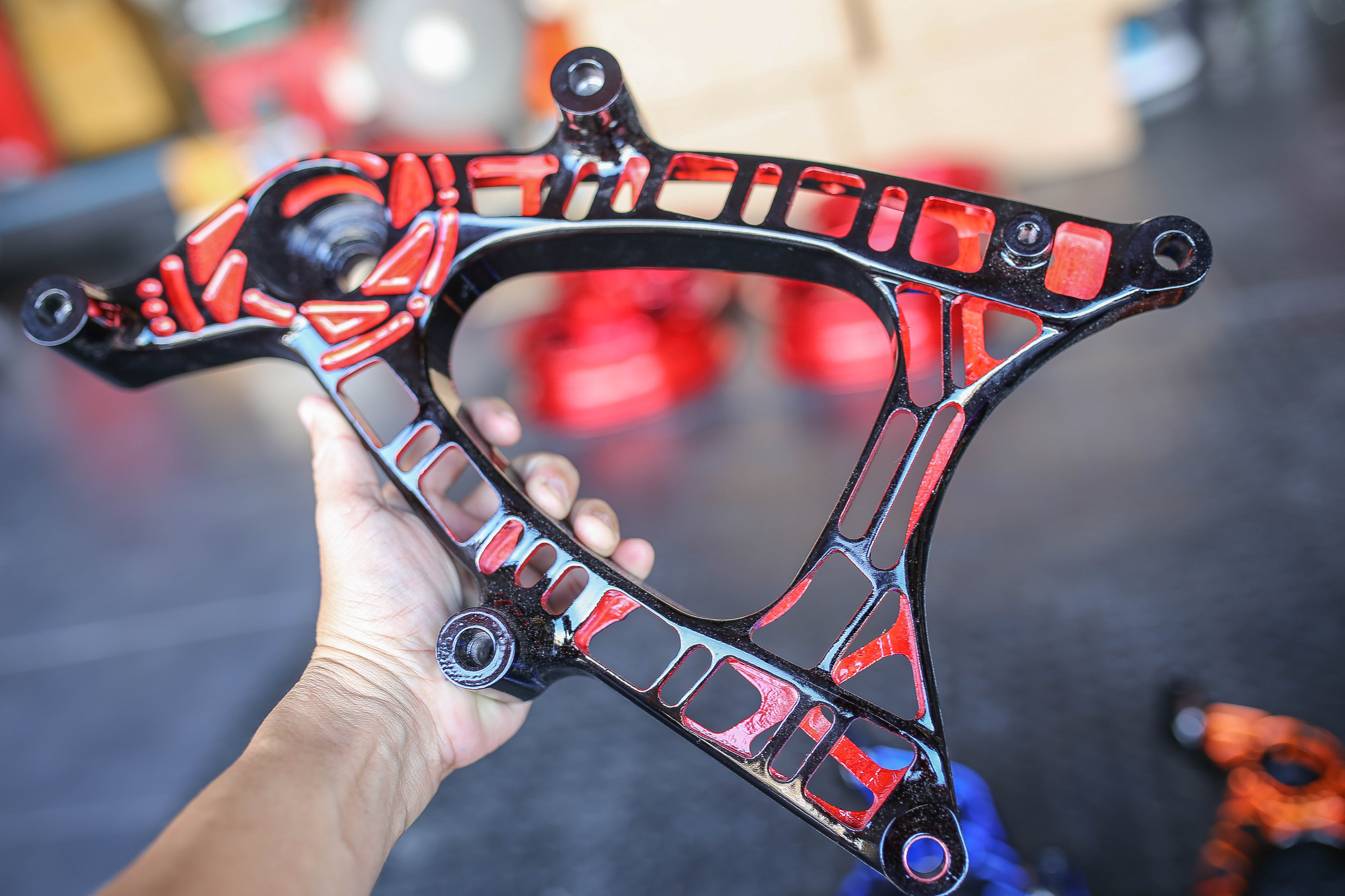 สวิงอาร์มเจาะสล็อต GIORNO125/สีทูโทน [สับเดิม1500]