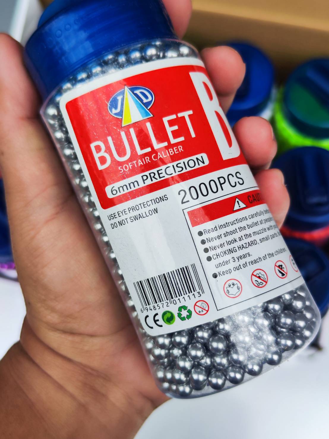 ลูกกระสุนพลาสติกขนาด 6mm จำนวน 2,000 นัด คละสี (แบบกระปุก)