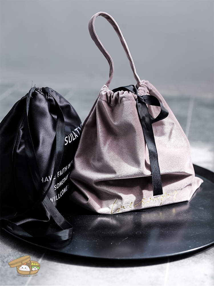 ถุงผ้าใส่กล่องข้าว พร้อมถุงเก็บความร้อน มี 5 สี