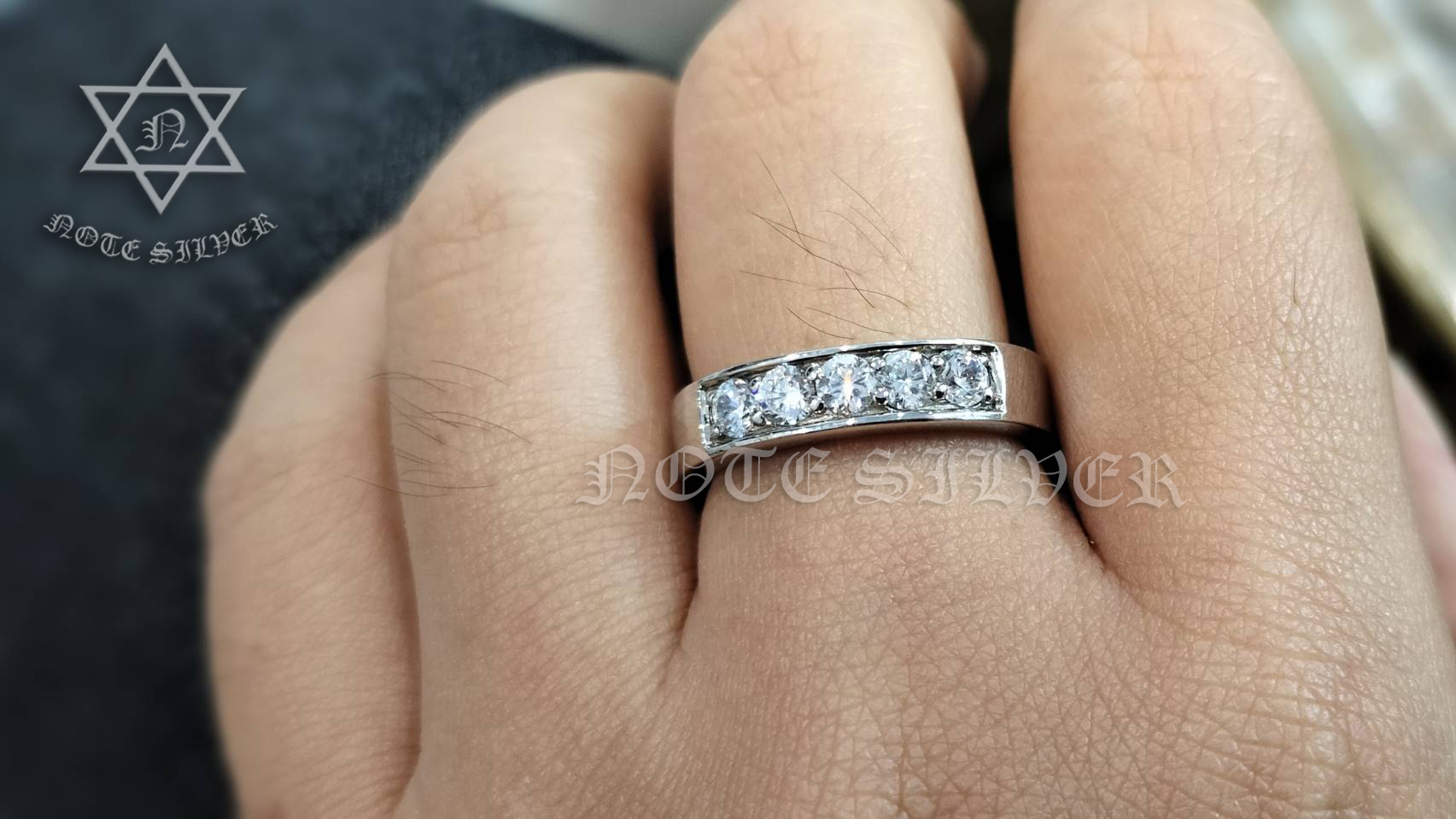 แหวนเงินแท้ ทรงผู้ชาย ฝังเพชรเกรดพรีเมี่ยม ชุบทองคำขาวแท้ NSRG1868
