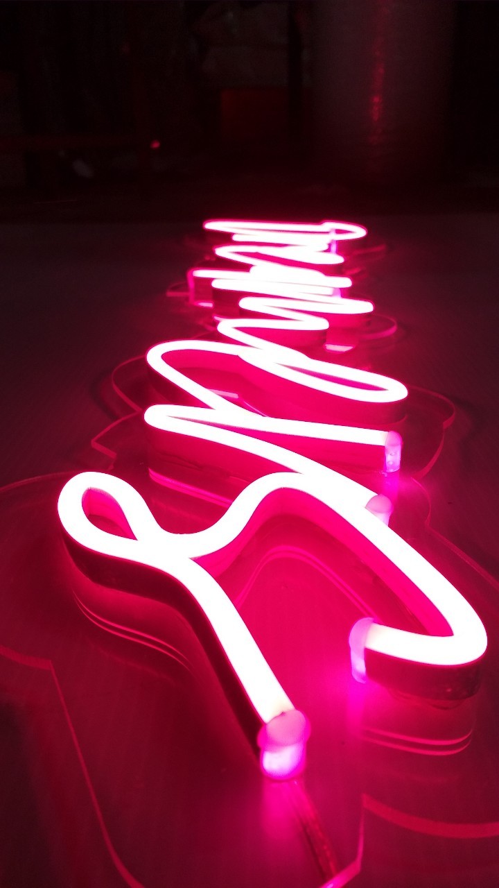 งานไฟเฟค