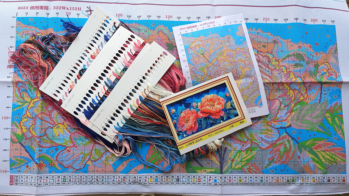 botan-1103 *สินค้าหมด* ชุดปักครอสติช ลายช่อโบตั๋น (ปักเต็มผืนผ้า ไม่มีเดินเส้น ผ้า9CTพิมพ์ลาย ปัก 4 เส้นเล็ก) ขนาด 103*55 ซม.ผ้าครอสติช 9CTพิมพ์ลายปักบนผ้า ไหมคอตตอน 62 สี ผังลาย เข็ม