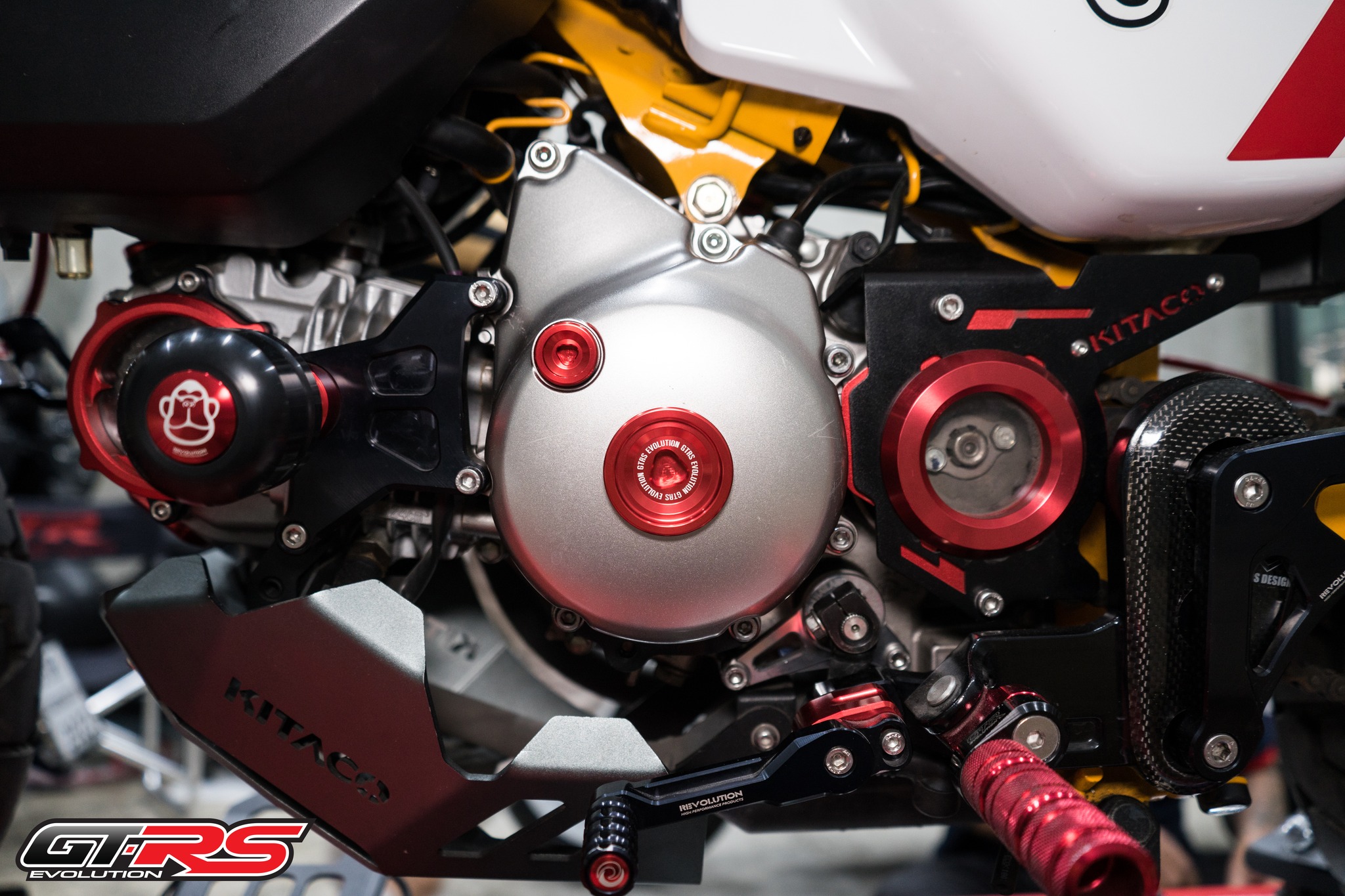 น็อตปิดจานไฟใหญ่-เล็ก GTRS ST-125Dax/MONKEY-125/CT-125/C-125/WAVE-125 ปี2023 (หกเหลี่ยม M6,M10) มี5สี