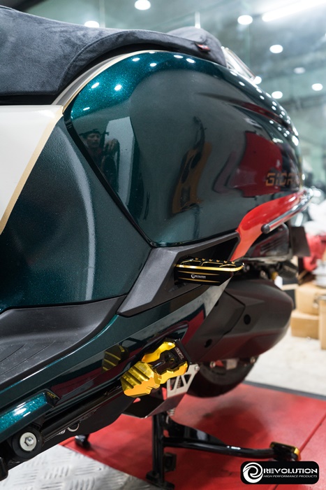 พักเท้าหลัง REVOLUTION/ทูโทน GIORNO125