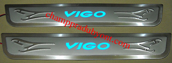 ชายบันไดสแตนเลสมีไฟ TOYOTA VIGO CHAMP 11-14 แสงสีฟ้า