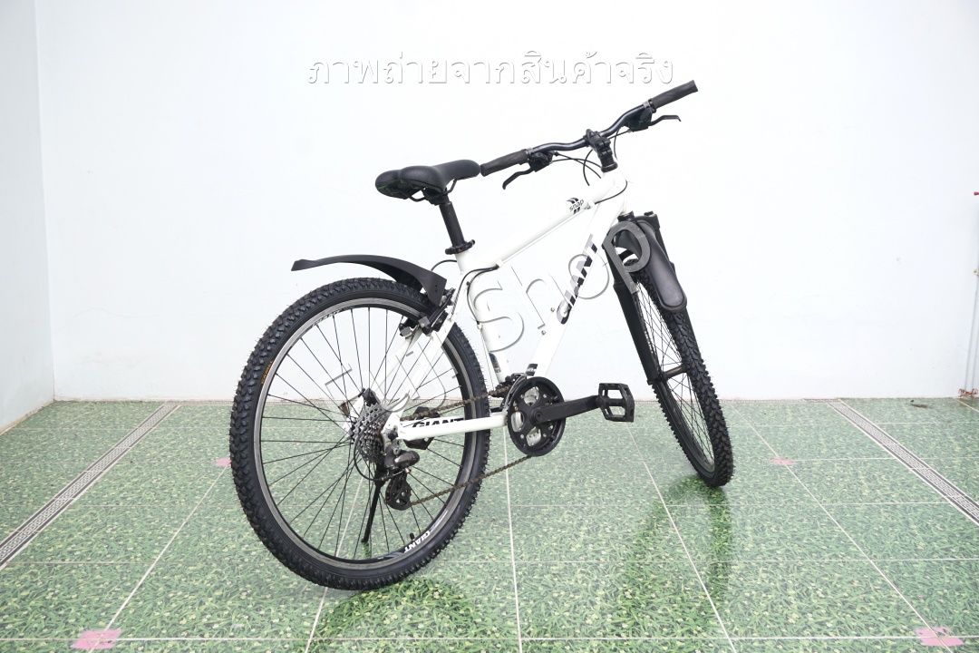 จักรยานเสือภูเขาญี่ปุ่น- ล้อ 26 นิ้ว - มีเกียร์ - มีโช๊ค - อลูมิเนียม - Giant Snap - สีขาว [จักรยานมือสอง]