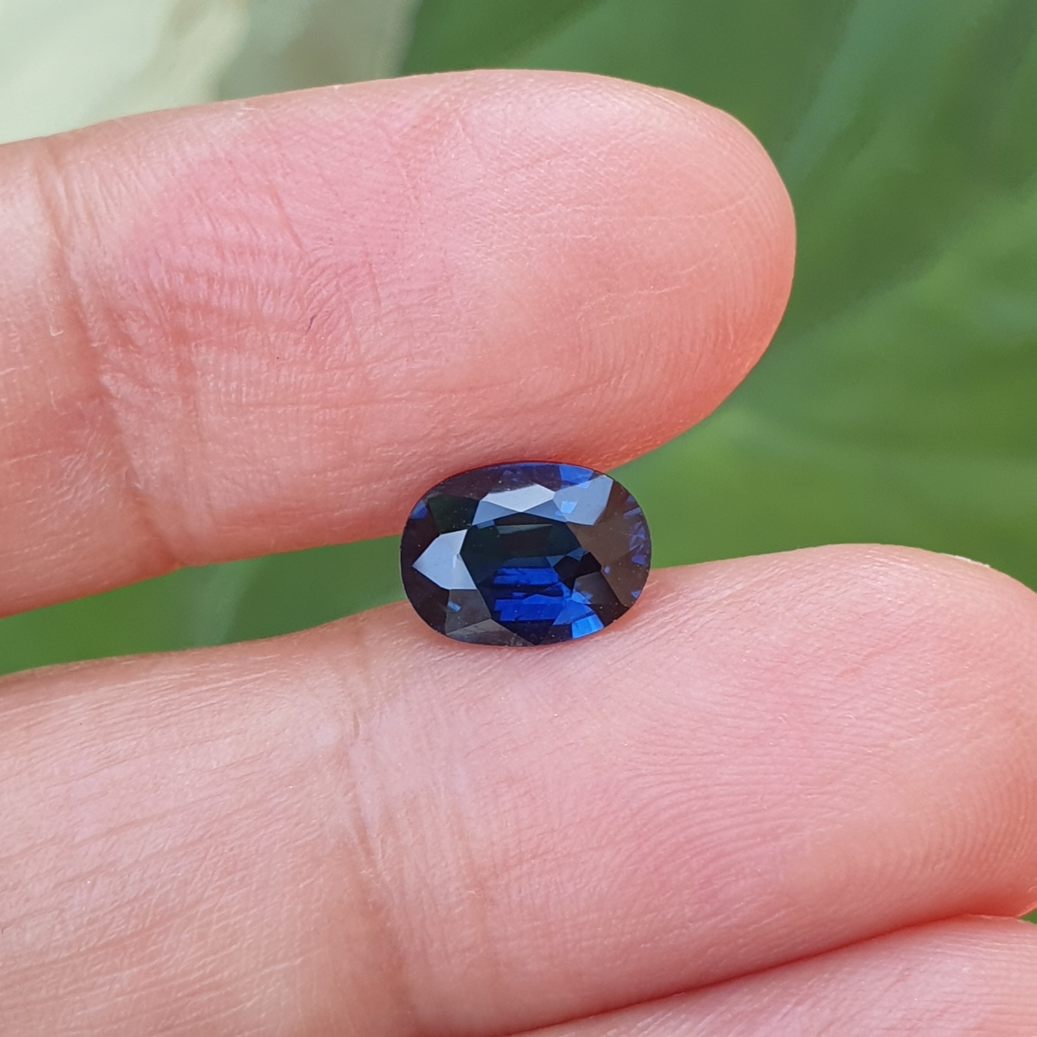 พลอยไพลิน บางกะจะ Blue sapphire สีน้ำเงิน ทรงไข่ 1.1 กะรัต เผาเก่า