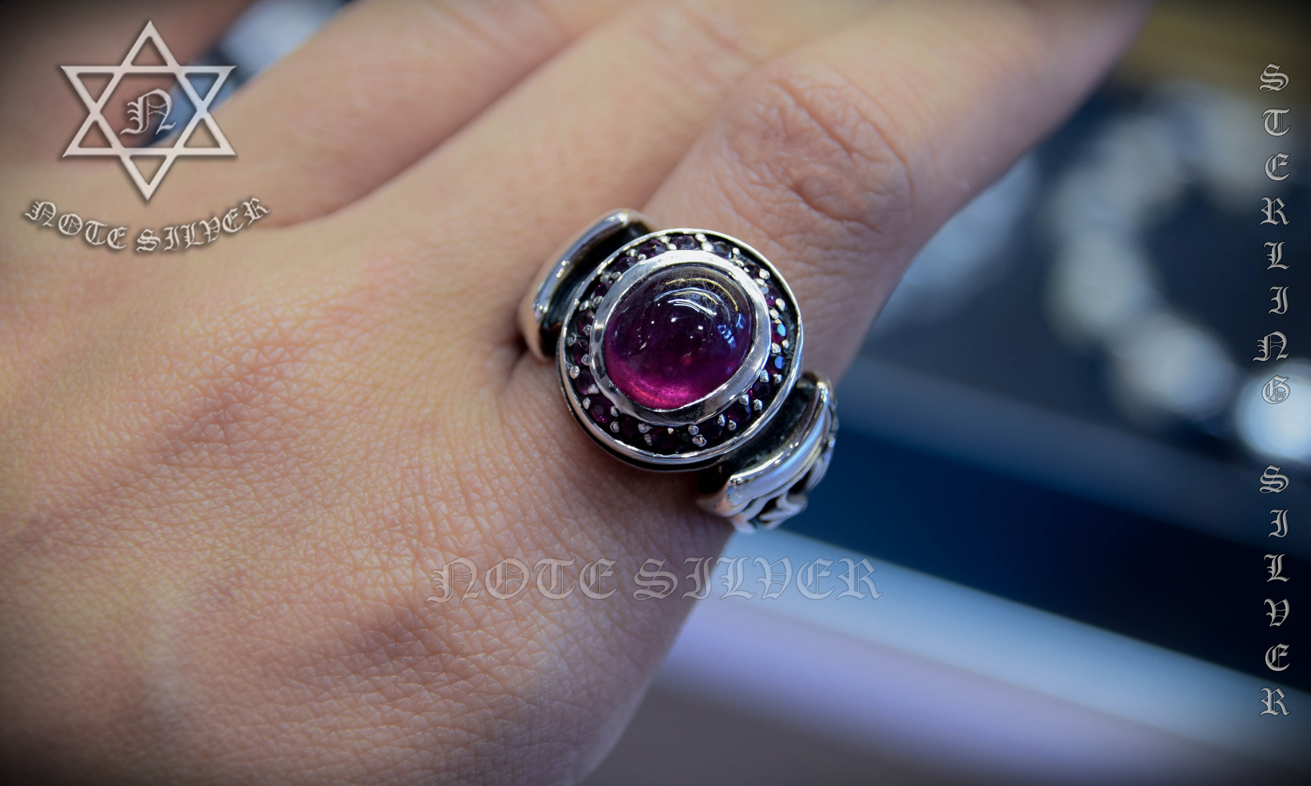 แหวนเงินแท้ฝังทับทิมมาดากัสการ์ สีโอเล่ ล้อมด้วยทับทิมสยาม Sterling Silver 925 NSRG2779