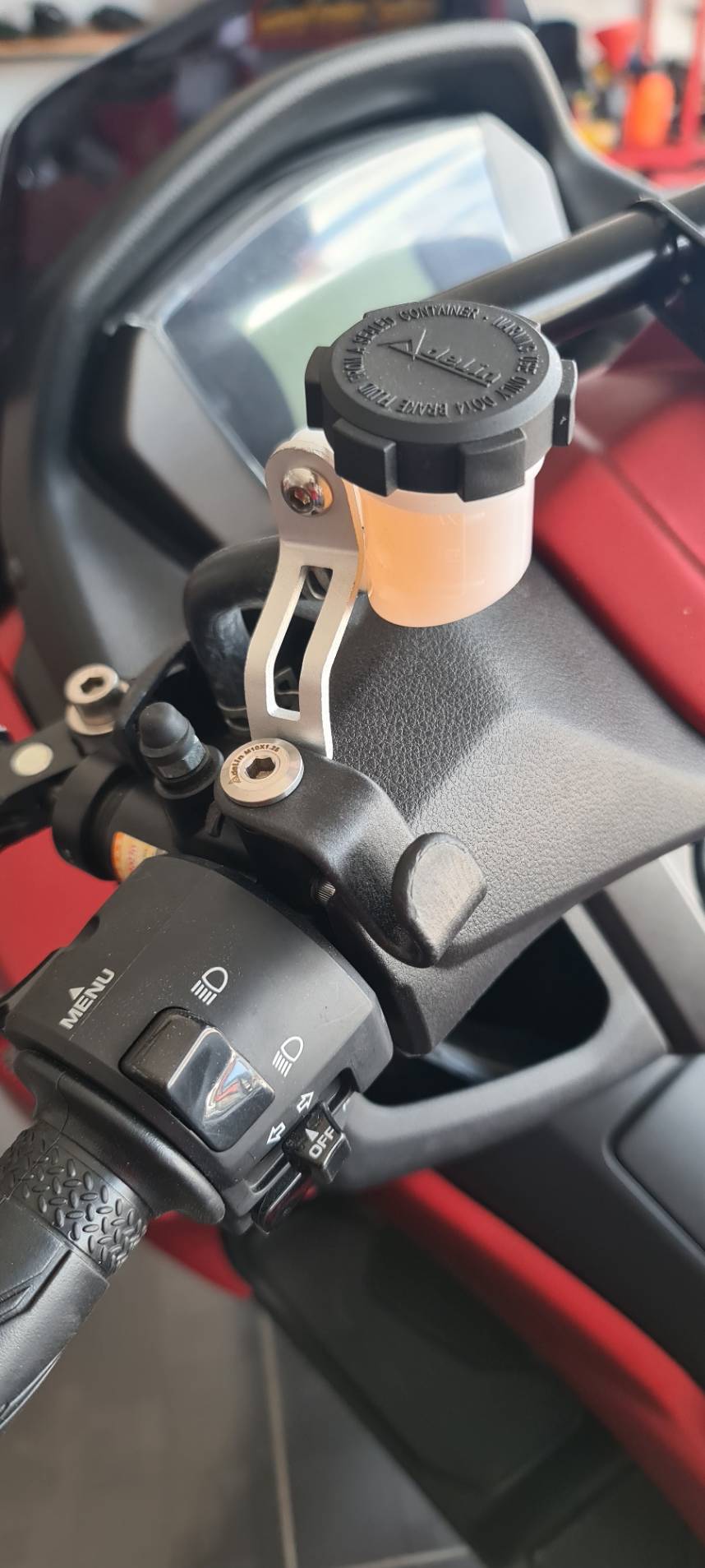 ตะข้อเกียวของ รูกระจก สีดำ ราคา35