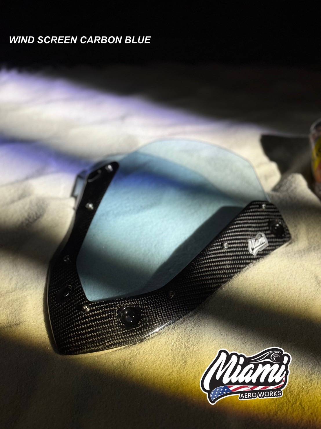 ชิวหน้า MIAMI AEROWORKS 🌊☀️ “WIND SCREEN CARBON BLUE XMAX300 คาร์บอนดีไซน์ ฉีกรูปแบบเดิมๆ กับความสวยงาม ที่ดูมีระดับ ชิวหน้าใส ผนวกรวมเข้ากับ คาร์บอนแท้ YAMAHA XMAX300 ในราคาพิเศษ ช่วงเปิดตัว เพียง “1,990 บาท“ จากราคาปกติ 2,490 บาท
