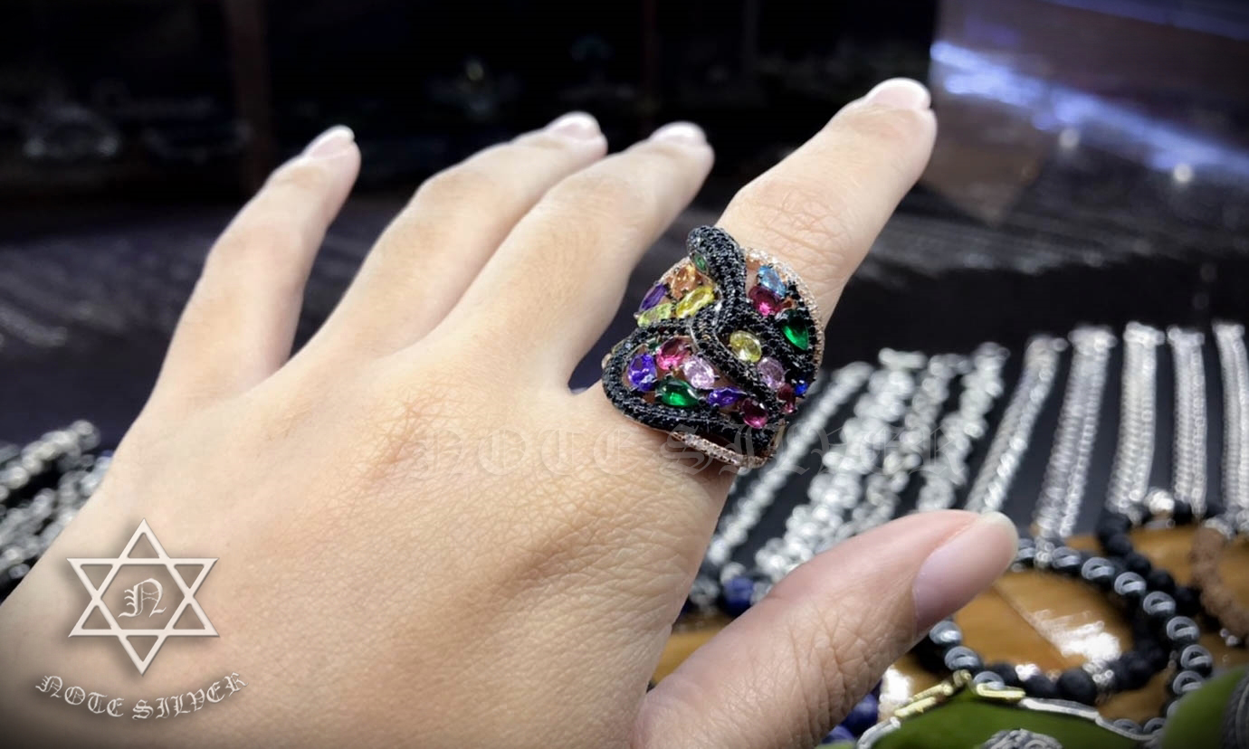 แหวนเงินแท้ ลายงูฝังเพชรพรีเมี่ยมสีแฟนซี NSCZ1431