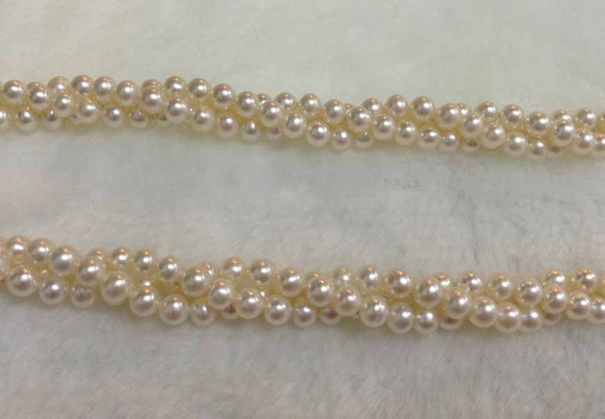 สร้อยคอไข่มุกแท้ 5-6 มิล กลม สีขาว แบบ 3 เส้น เกรด AAA+