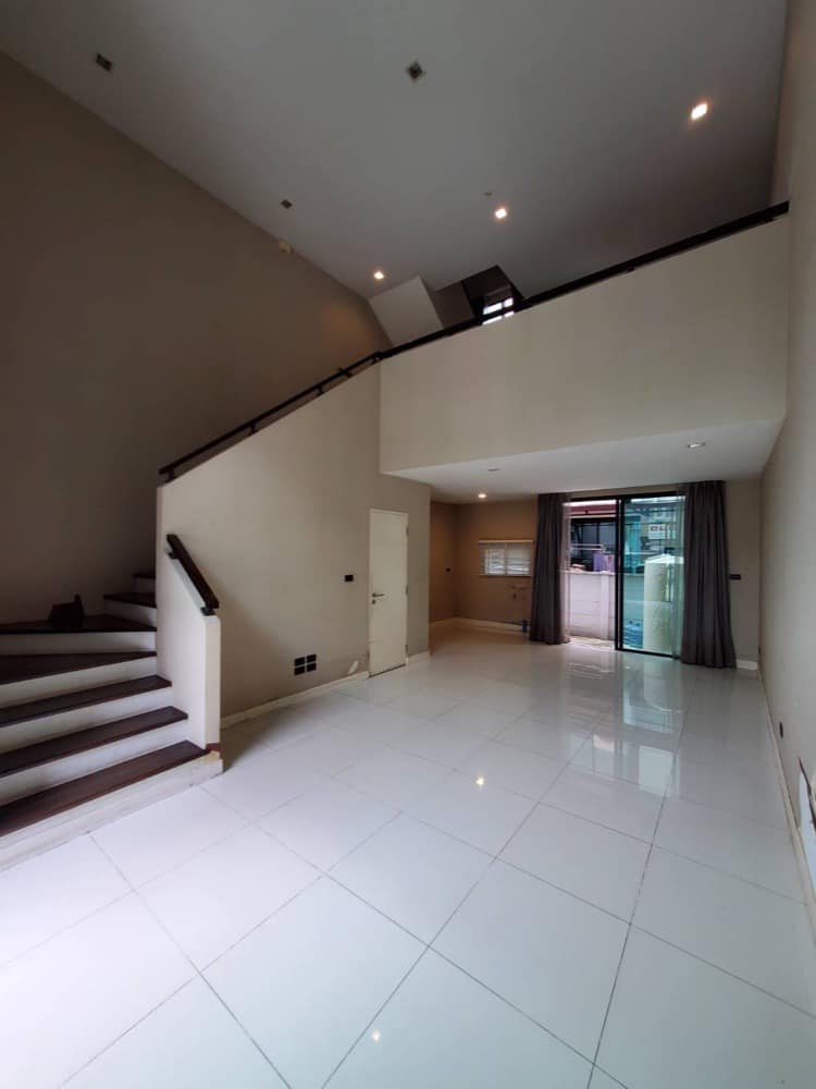 BAAN KLANGMUANG VIPHAVADEE 64