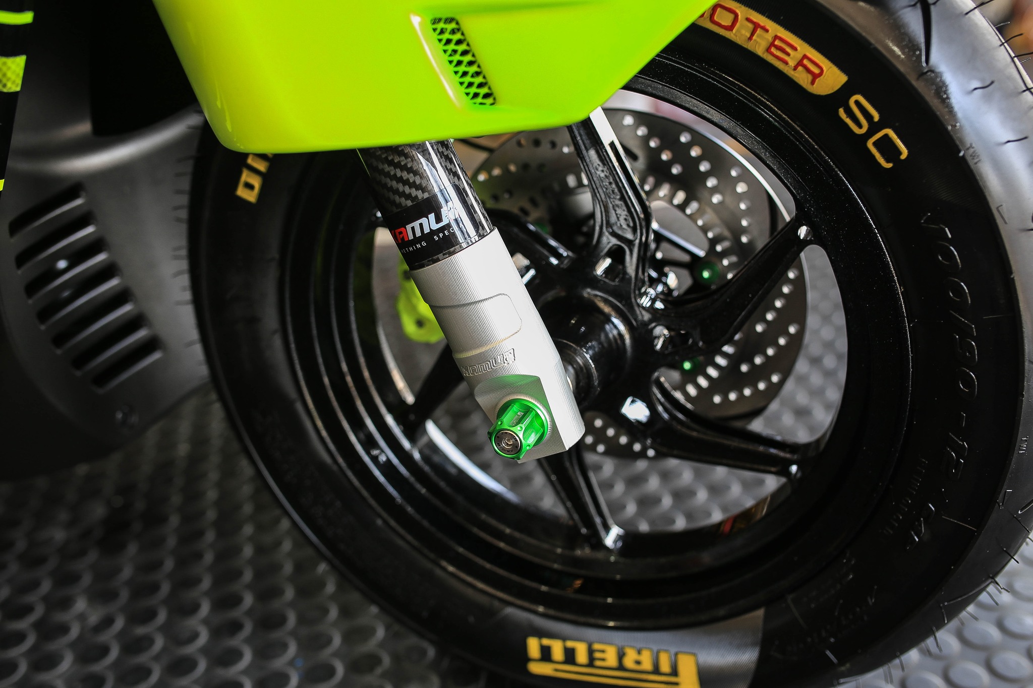 กระบอกโช้คแต่ง LEAD - Giorno รุ่น ZX-3D V.1 เคฟล่า พร้อมซีลแท้ !!!!!