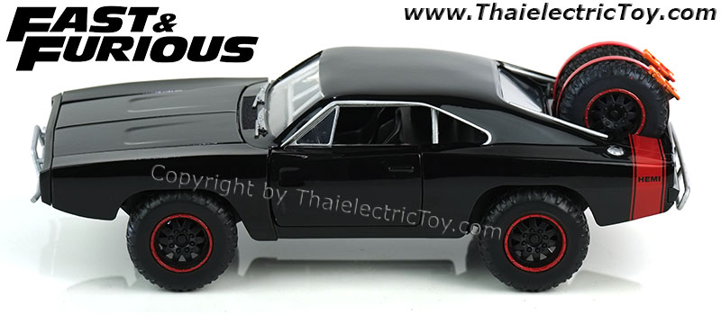 โมเดลจากเรื่อง Fast & Furious 7 รถ Dodge Charger R/T ปี 70 ของดอม โดมินิค ทอเร็ตโต้ ขนาด 1/24 ของแท้จาก Universal