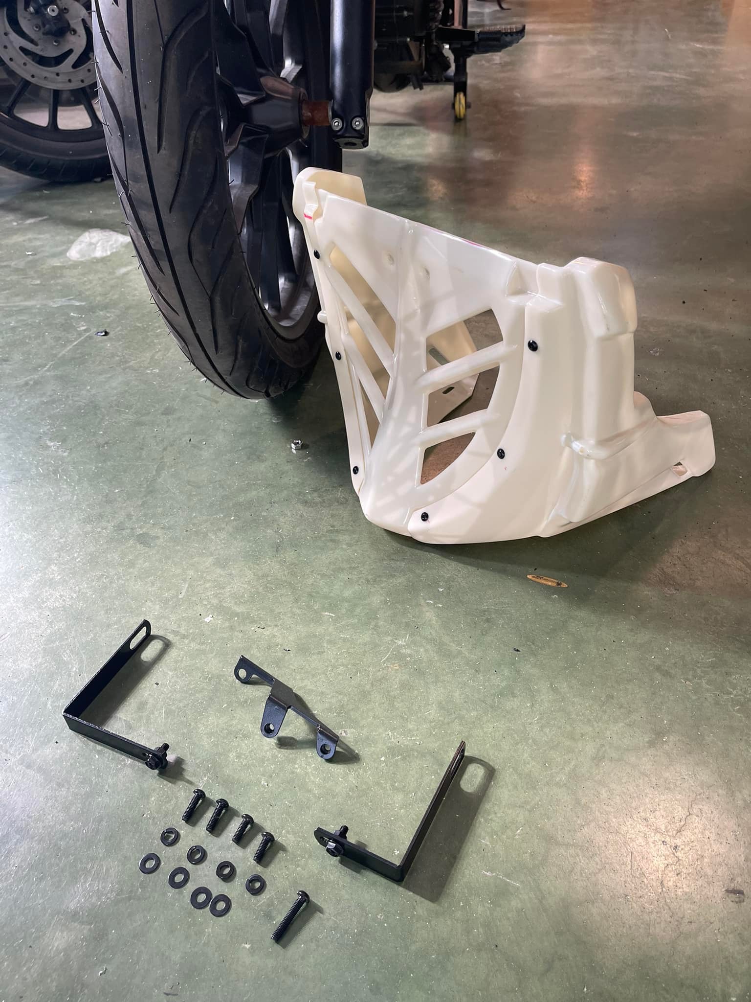 ชุดอกไก่แต่ง+แผ่นบังหัวเครื่องแต่ง Motolord V2 For Rebel300&500 ราคา5300