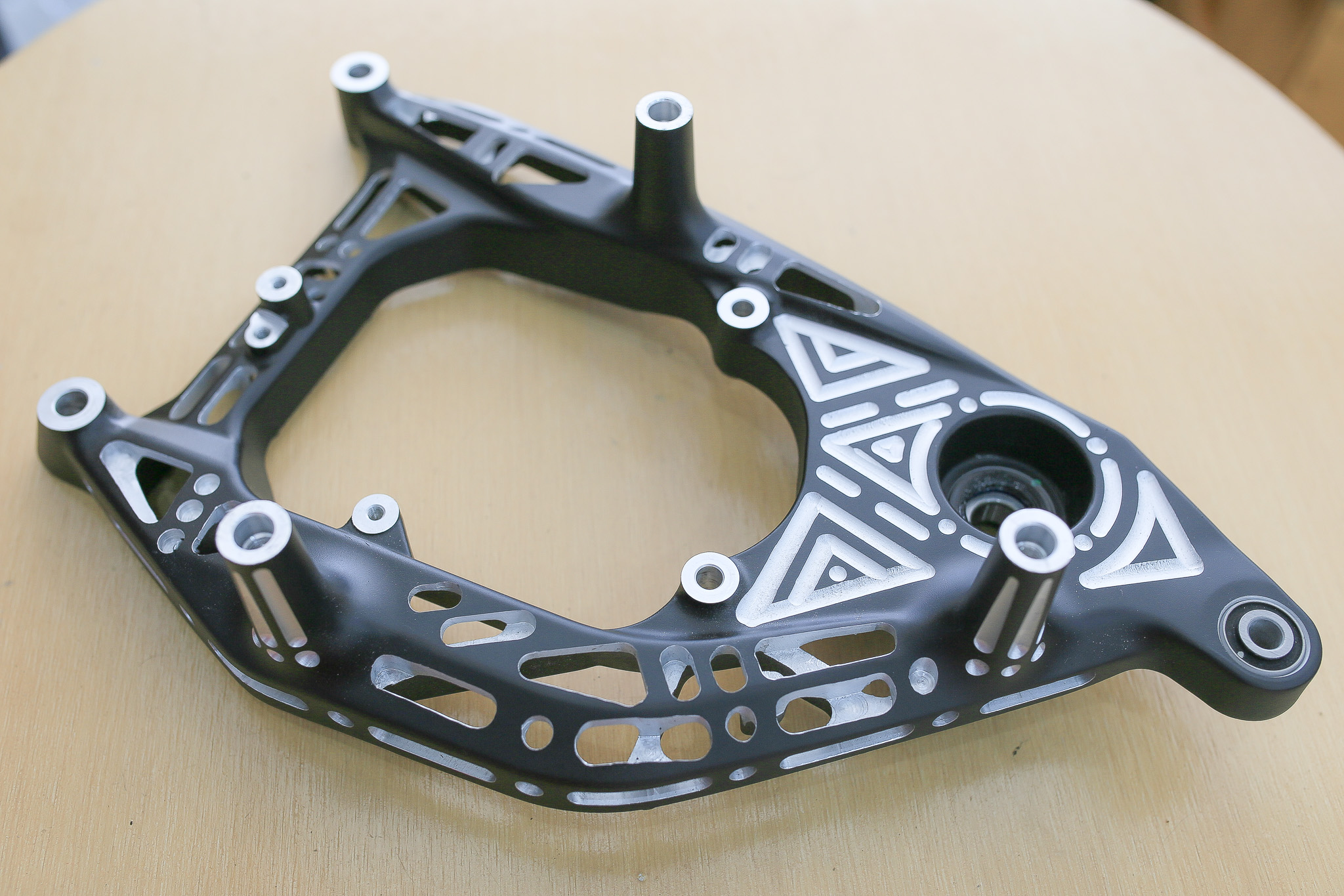 สวิงอาร์ม สล็อต เจาะไล่เบา แนวซิ่ง Forza350 ราคาแลก1000 ขายขาด2950