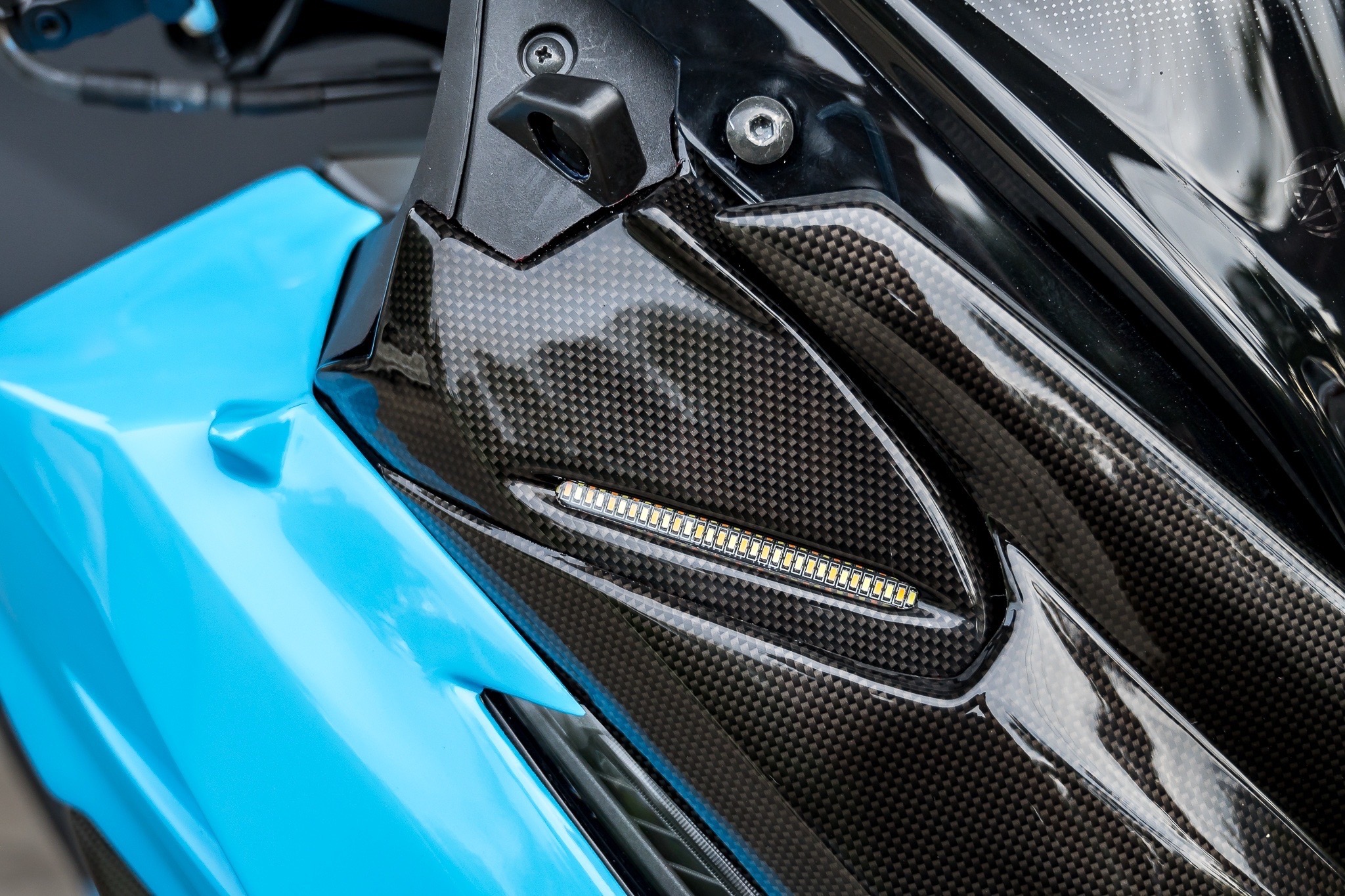 ตัวอุดกระจกมีไฟ V.1 MOTOZAAA FORZA 350 2100฿