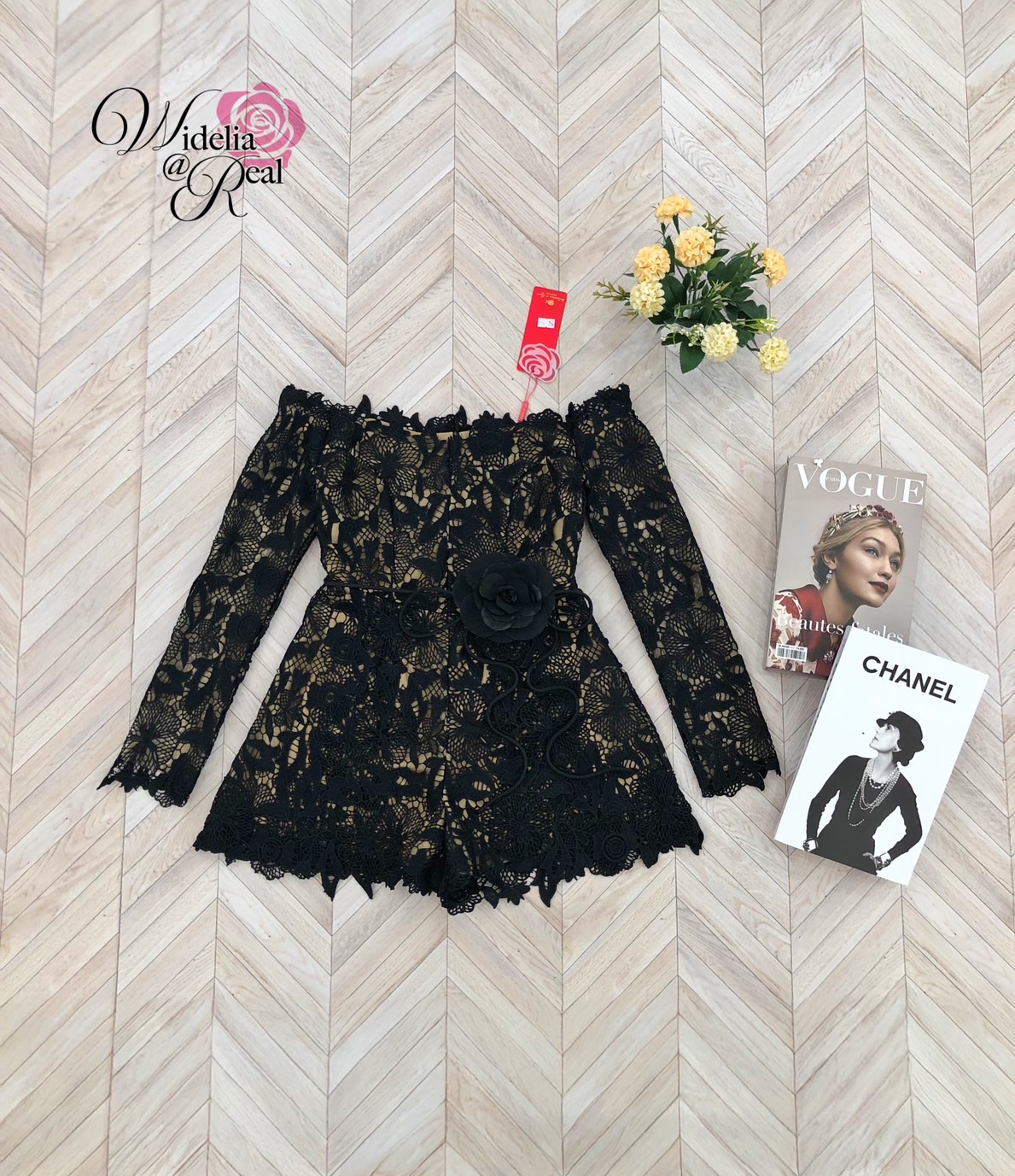 Korea Jumpsuit จั้มสูทขาสั้น แขนยาว ปาดไหล่ มีเข็มกัดดอกไม้
