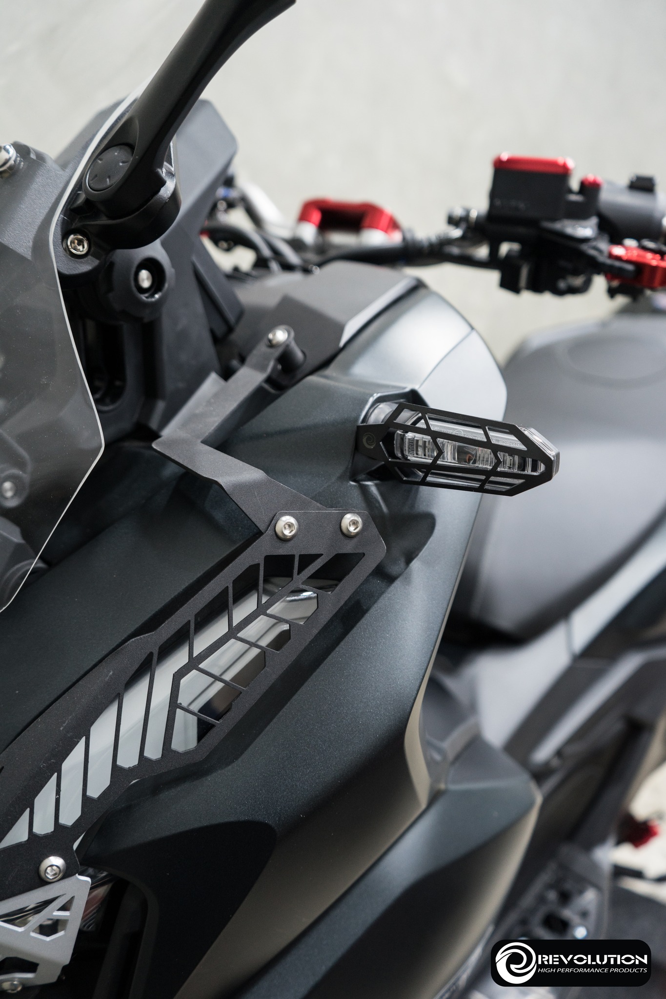 การ์ดไฟเลี้ยวหน้า-หลัง REVOLUTION ADV-350,150,160