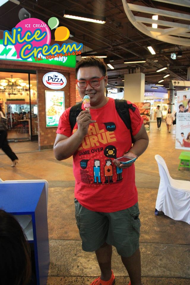 บูธไอศครีมโคนจิ๋ว @ Porto Chino