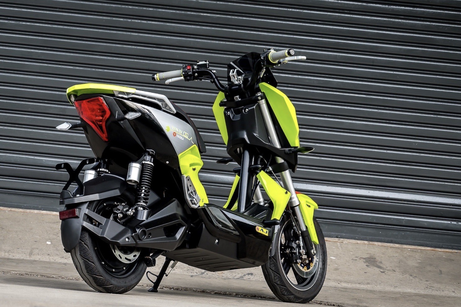 ชุดแต่งมอเตอร์ไซด์ไฟฟ้าAJ Z3 1.ชิวหน้า Windshield Z3 890฿ 2.ครอบ อกซ้าย/ขวา Front cover side fairing Z3 1700฿ 3.ครอบเฟรม Chassis cowl Z3 1350฿ 4.ครอบบังโคลนหน้า Front fender cover Z3 1400 5.ครอบแฟริ่งข้าง Under cover side fairing Z3 1400฿ 6.ครอบมือจับท้าย