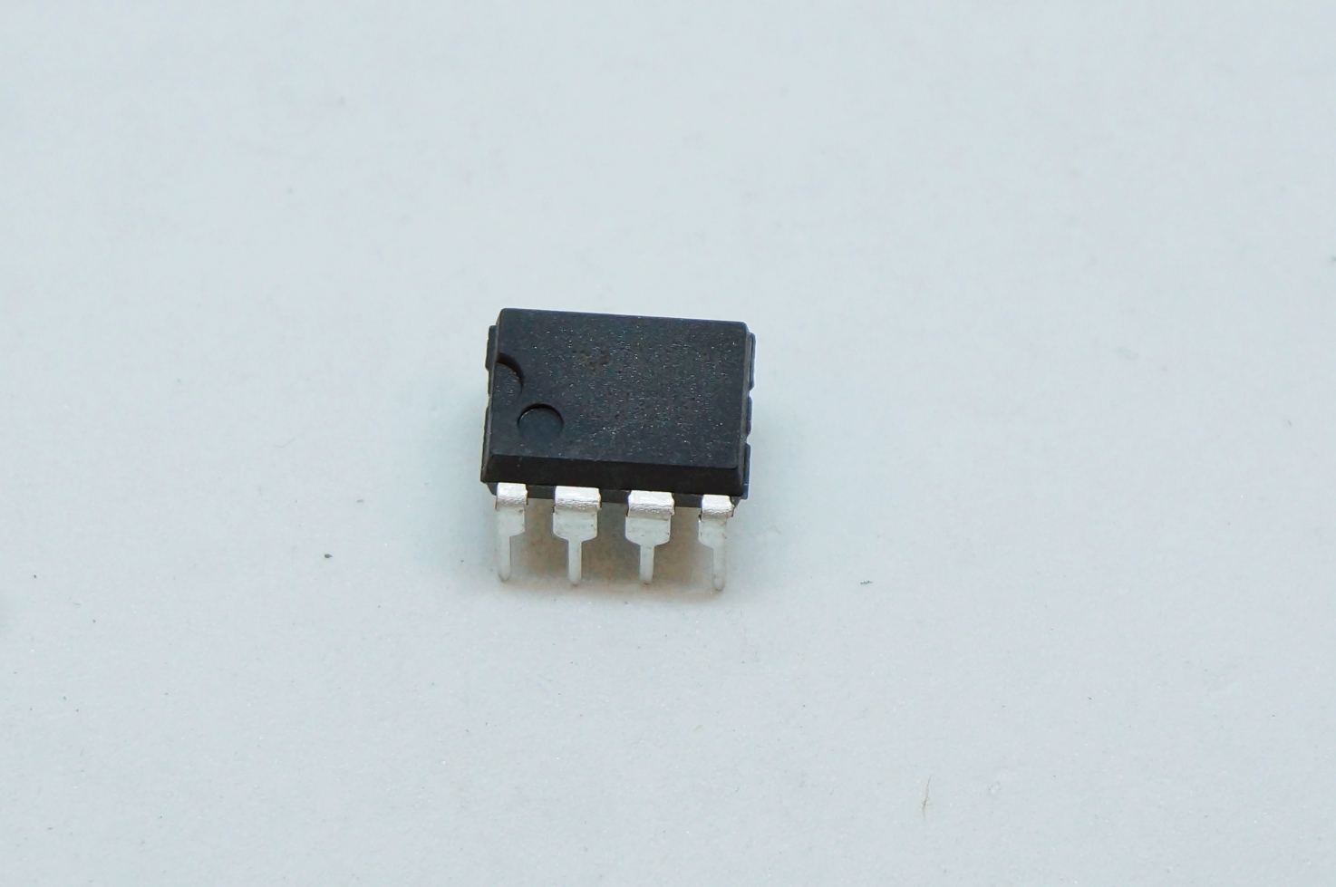 LM393 dual comparators